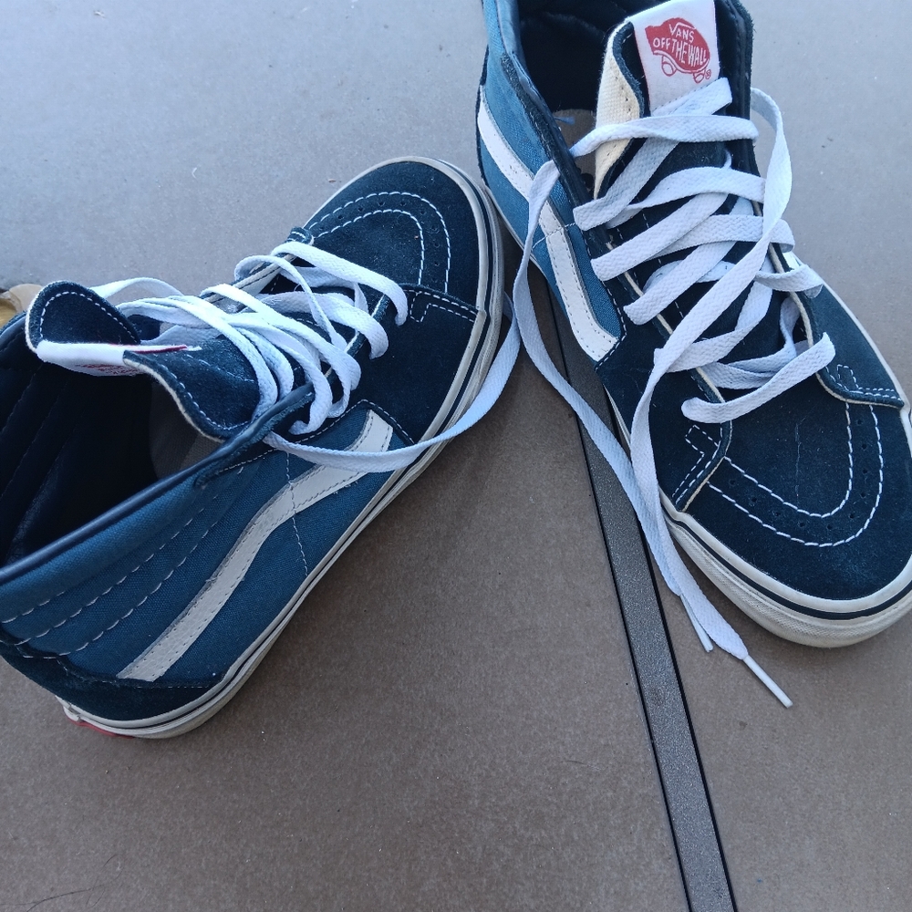 Vans - Picture 5 of 6